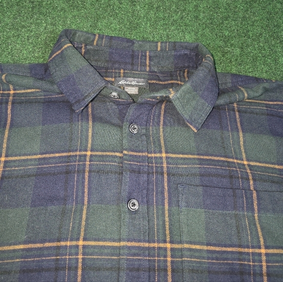 Eddie Bauer | 'Eddie's Favorite Flannel' 2-Ply Cotton Plaid Button Down Flannel - Picture 7 of 16